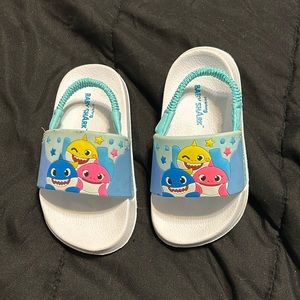baby shark unisex toddler shoe